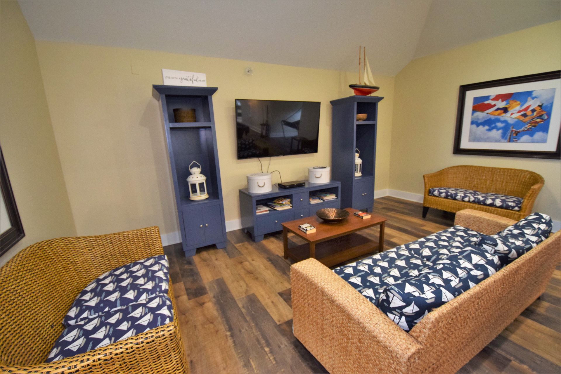 Game room lounge area